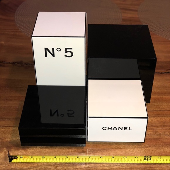 CHANEL ULTRA RARE & EXCLUSIVE CHANEL NO 5 DISPLAY - Picture 1 of 6